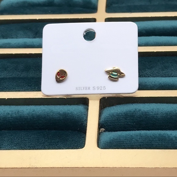 18K Gold Vermeil Alien Spaceship  earrings - Picture 3 of 6